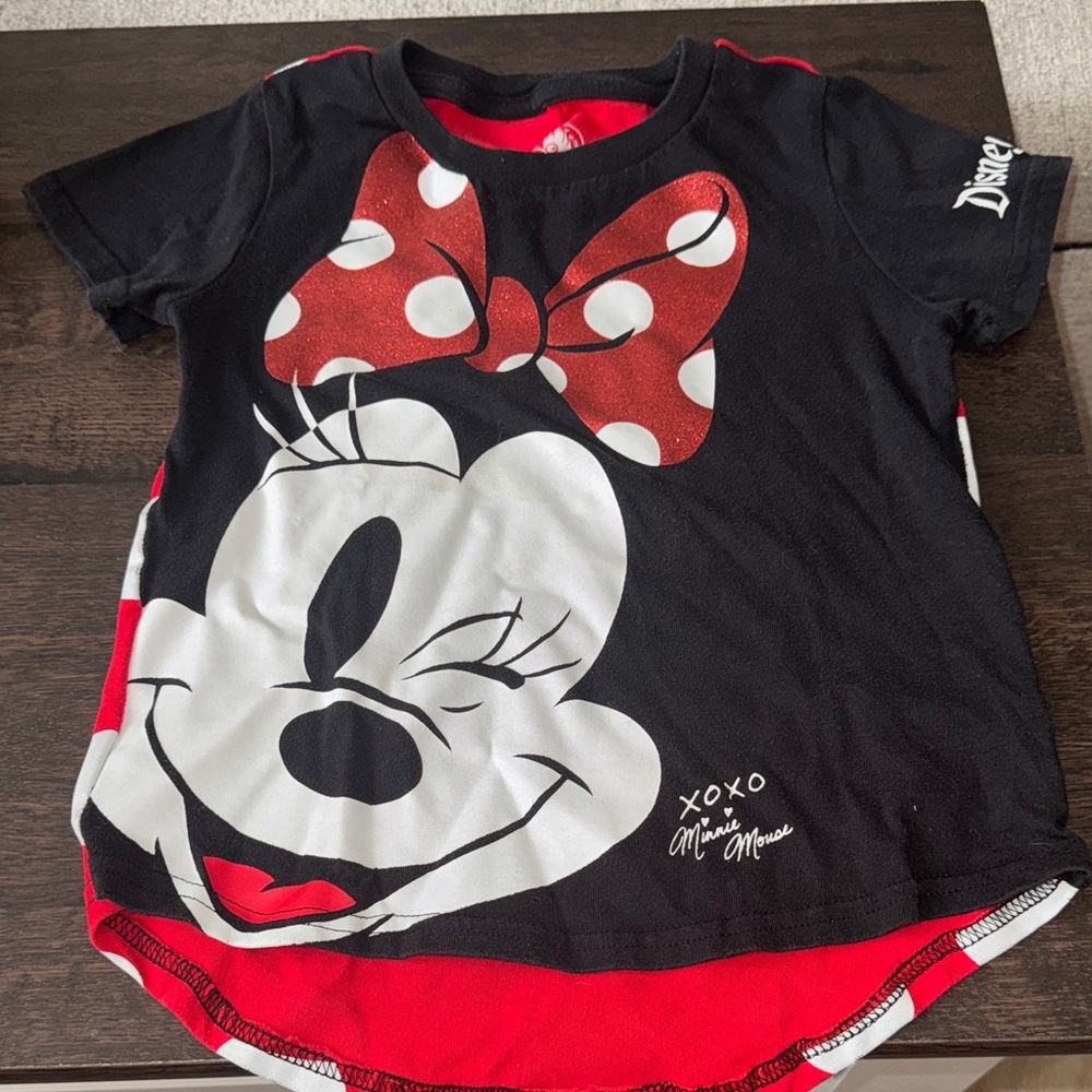 Disney Minnie Mouse Black and Red Tee Size Youth Small (6-7Y)